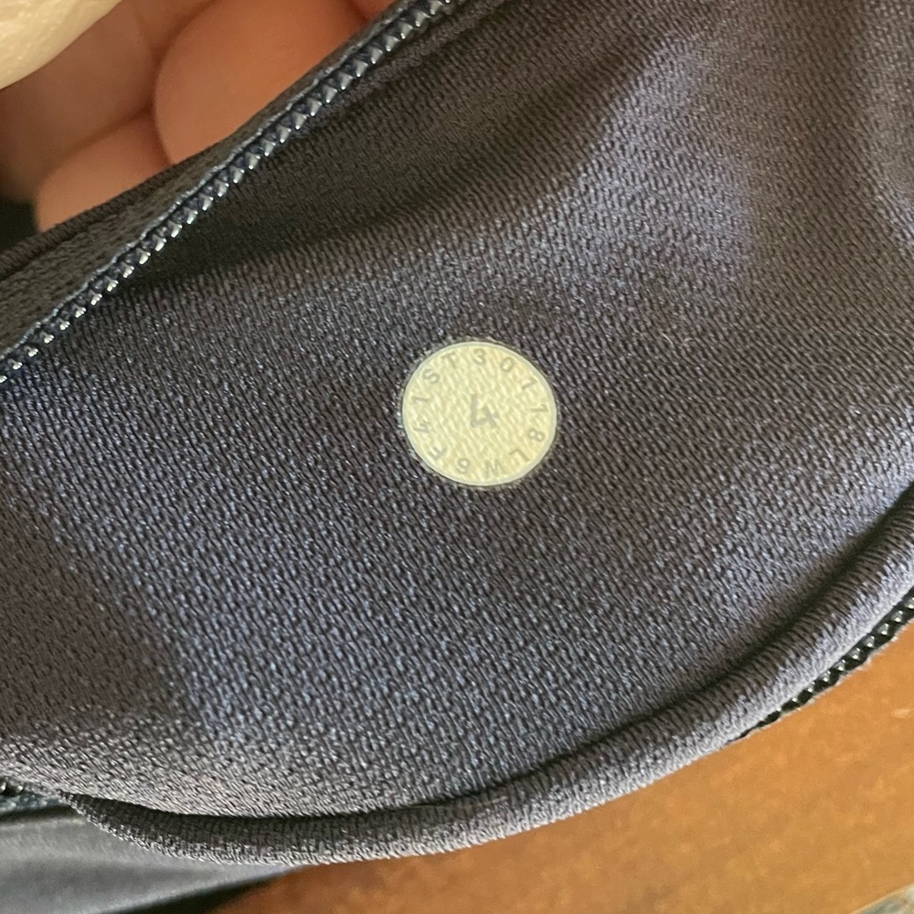 Lululemon Pace Rival Crop *22” in Midnight Navy - Luxtreme - Size 4 - Picture 12 of 12